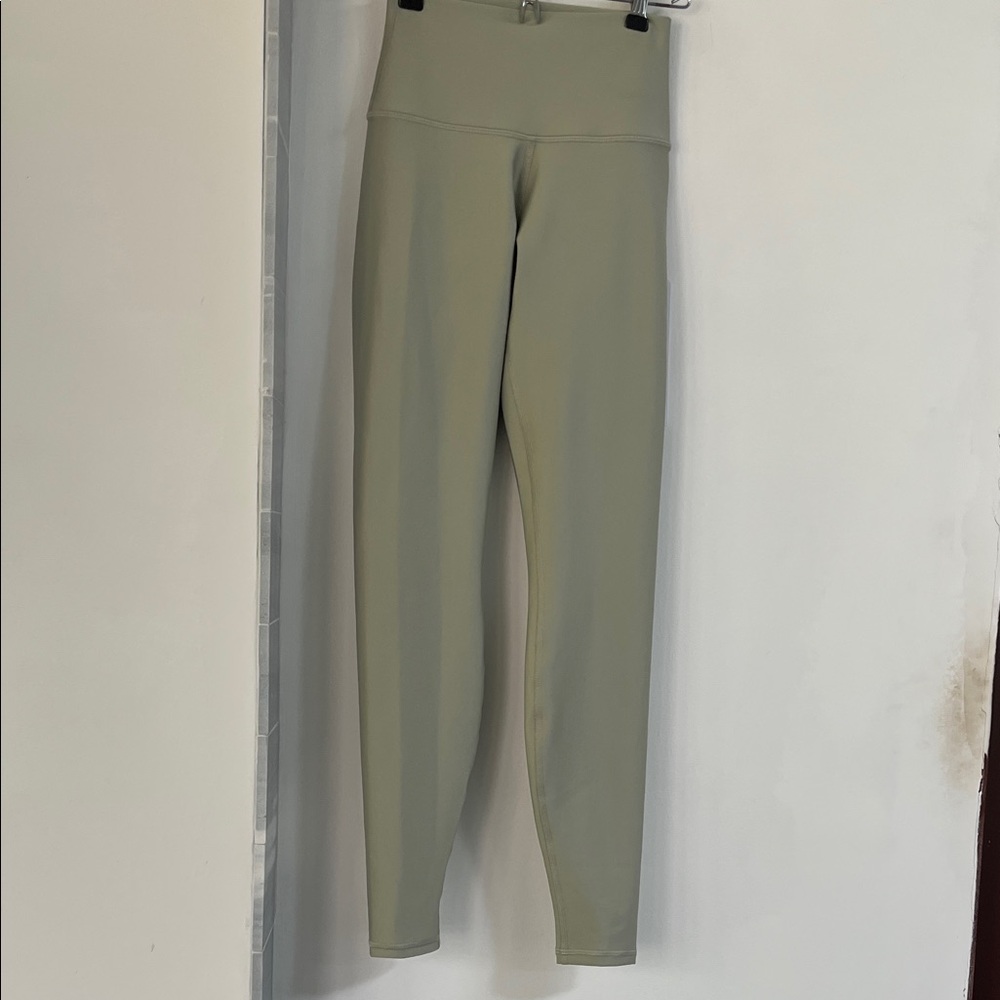 ALO Yoga limestone Green Leggings